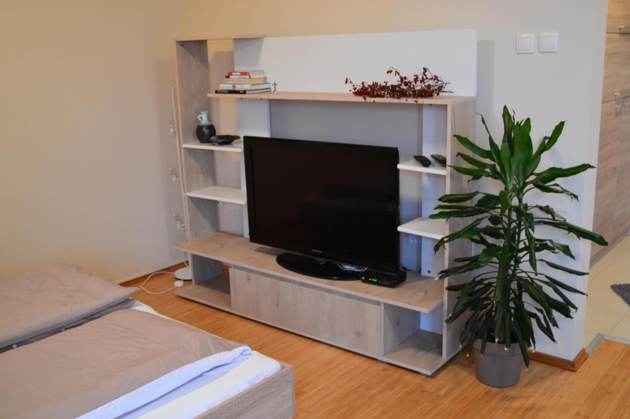 Appartamento Apartman Mile Subotica Esterno foto