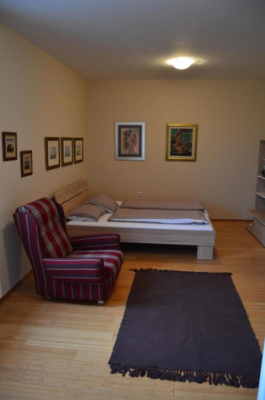 Appartamento Apartman Mile Subotica Esterno foto